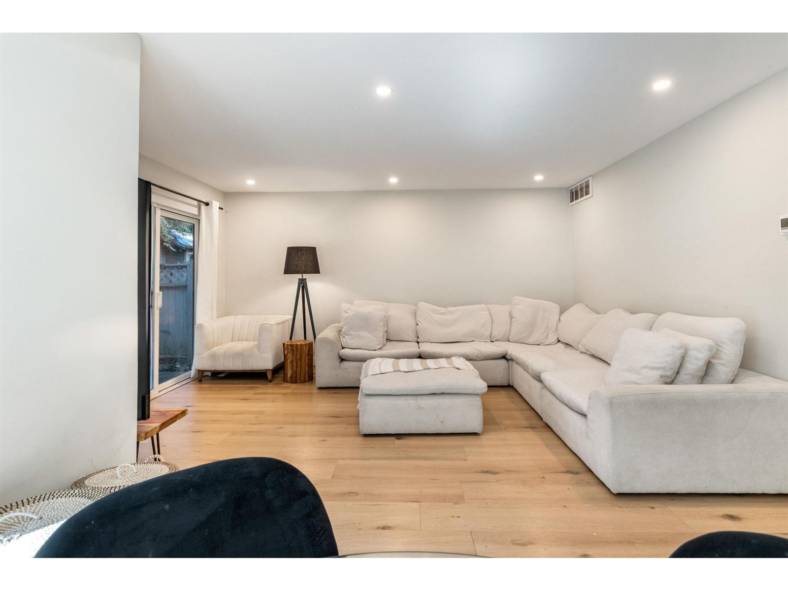 6503 Woodglen Street, Delta, British Columbia  V4E 3G8 - Photo 5 - R3157708