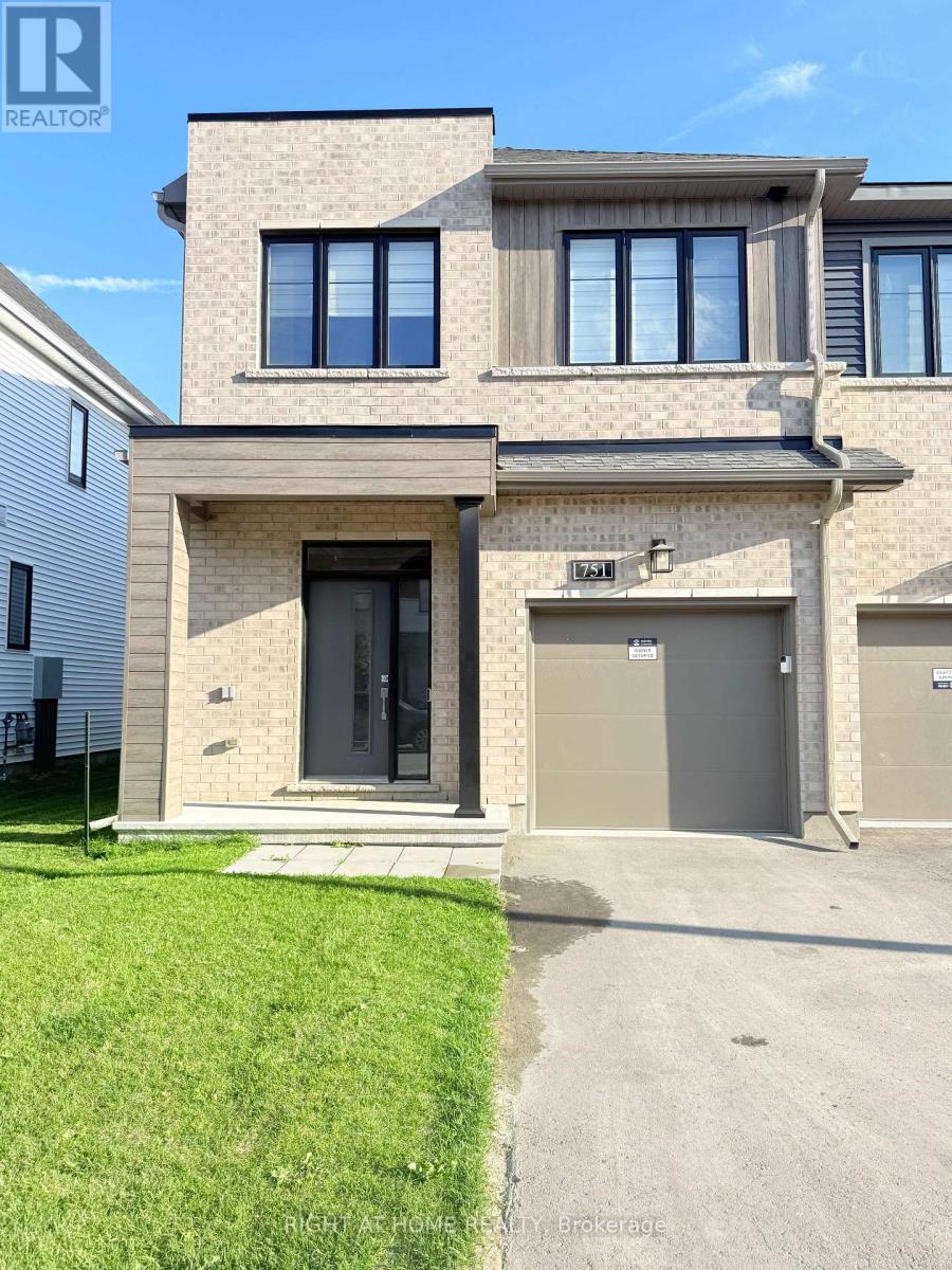 751 Fairline Row, Ottawa, Ontario  K2V 0V7 - Photo 2 - X13698180