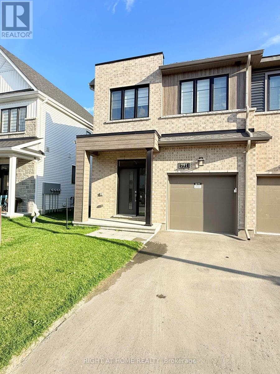751 Fairline Row, Ottawa, Ontario  K2V 0V7 - Photo 3 - X13698180