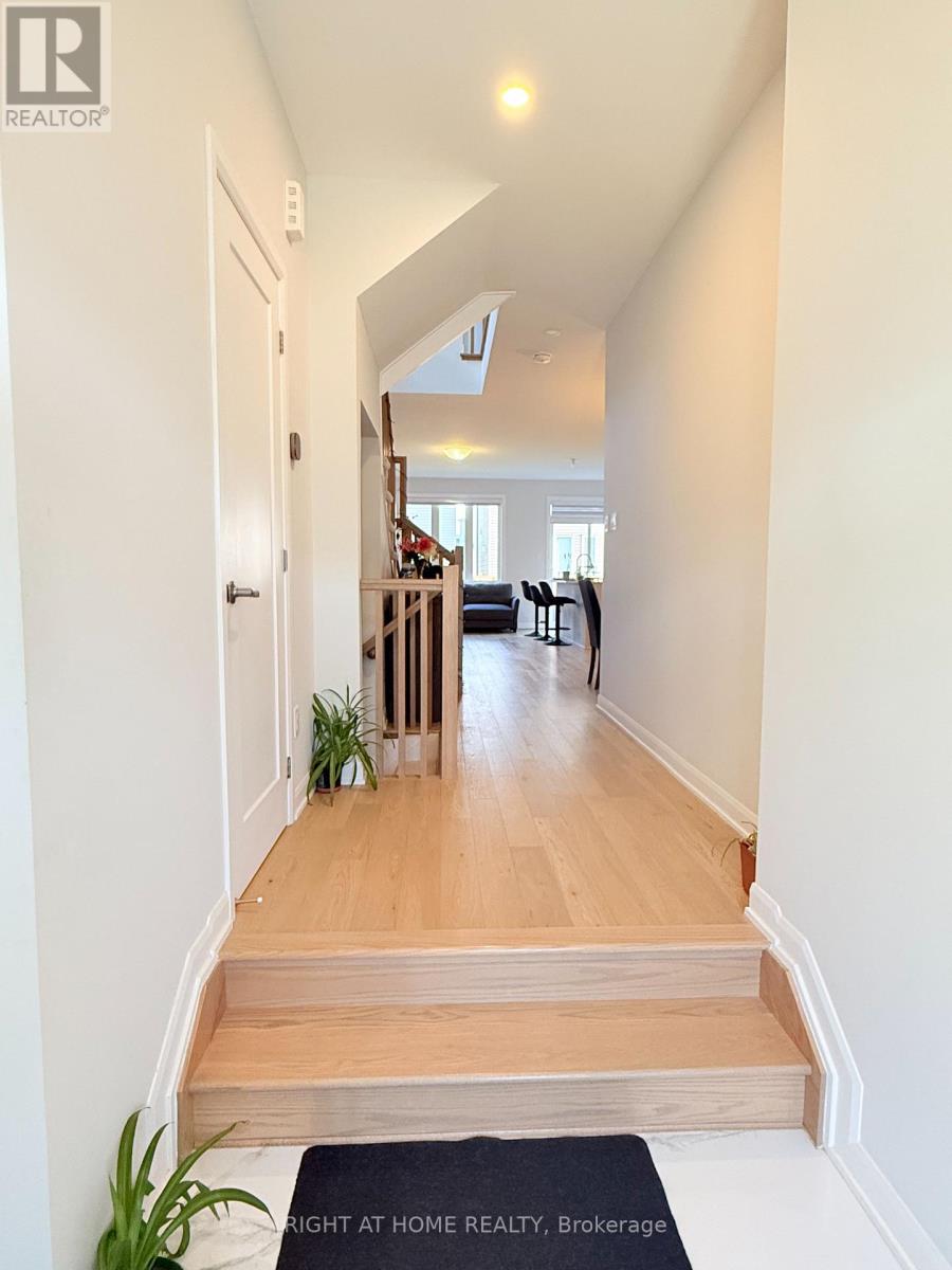 751 Fairline Row, Ottawa, Ontario  K2V 0V7 - Photo 7 - X13698180