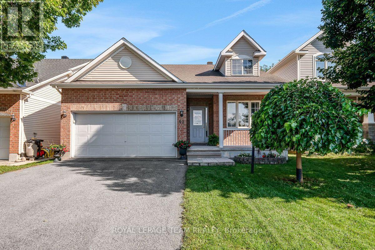 92 HARTSMERE DRIVE, Ottawa, Ontario