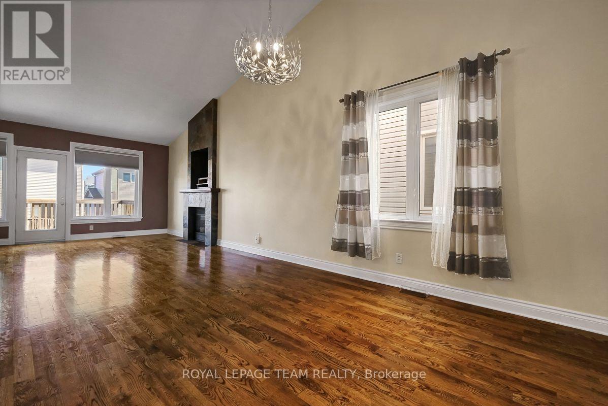 92 Hartsmere Drive, Ottawa, Ontario  K2S 2B7 - Photo 11 - X13698196
