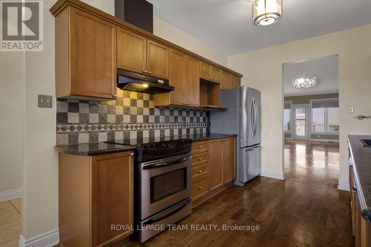 92 Hartsmere Drive, Ottawa, Ontario  K2S 2B7 - Photo 5 - X13698196