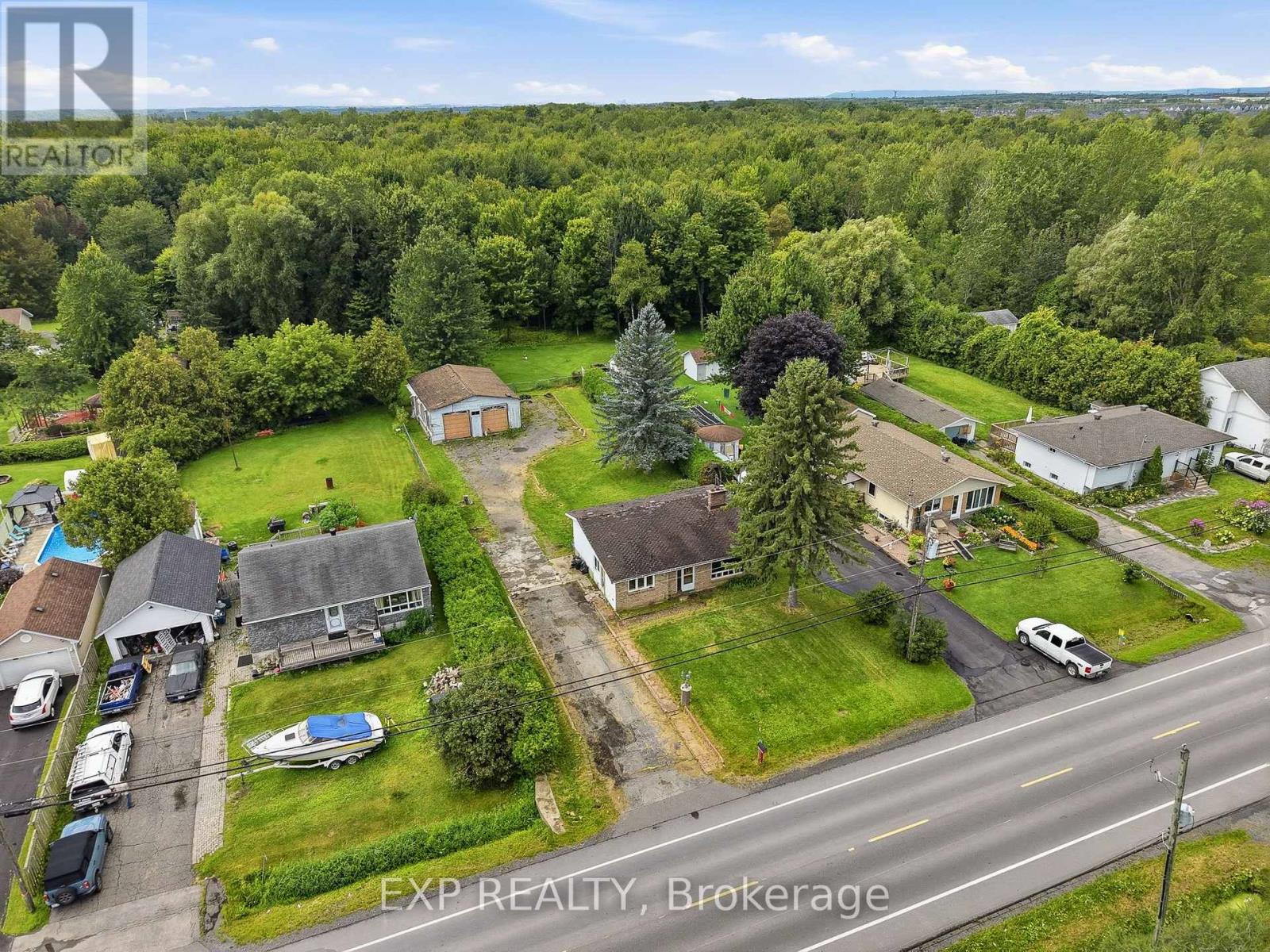 2498 Mer Bleue Road, Ottawa, Ontario  K4B 1H9 - Photo 3 - X13698248