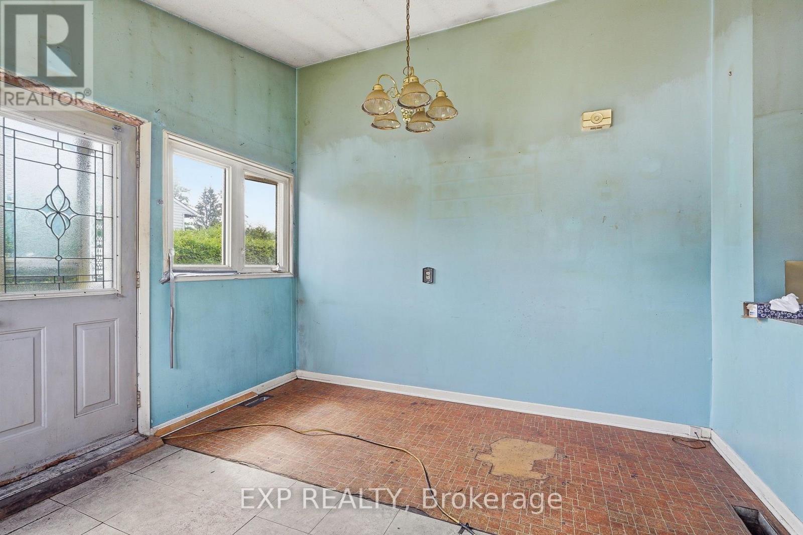 2498 Mer Bleue Road, Ottawa, Ontario  K4B 1H9 - Photo 4 - X13698248