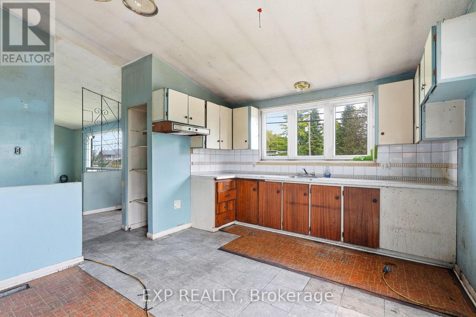 2498 Mer Bleue Road, Ottawa, Ontario  K4B 1H9 - Photo 6 - X13698248