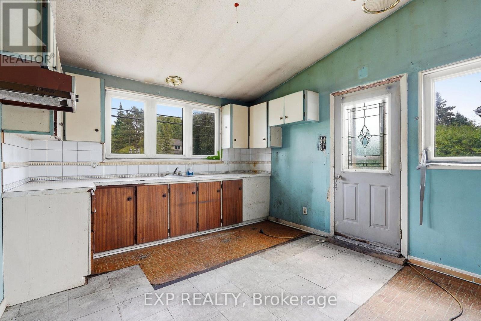 2498 Mer Bleue Road, Ottawa, Ontario  K4B 1H9 - Photo 7 - X13698248