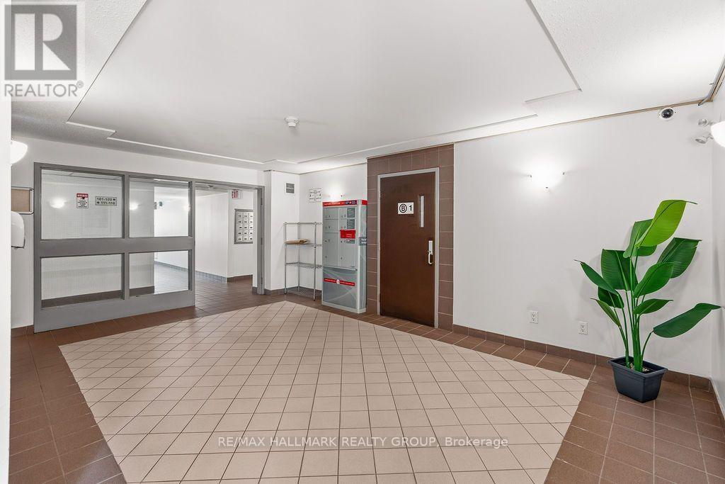 407 - 270 Brittany Drive, Ottawa, Ontario  K1K 4M3 - Photo 4 - X13698252