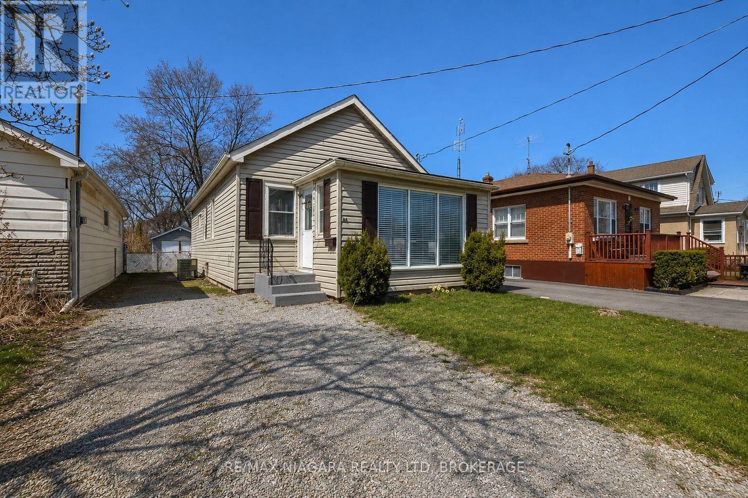 44 Churchill Street, St. Catharines, Ontario  L2S 2P5 - Photo 3 - X13698218