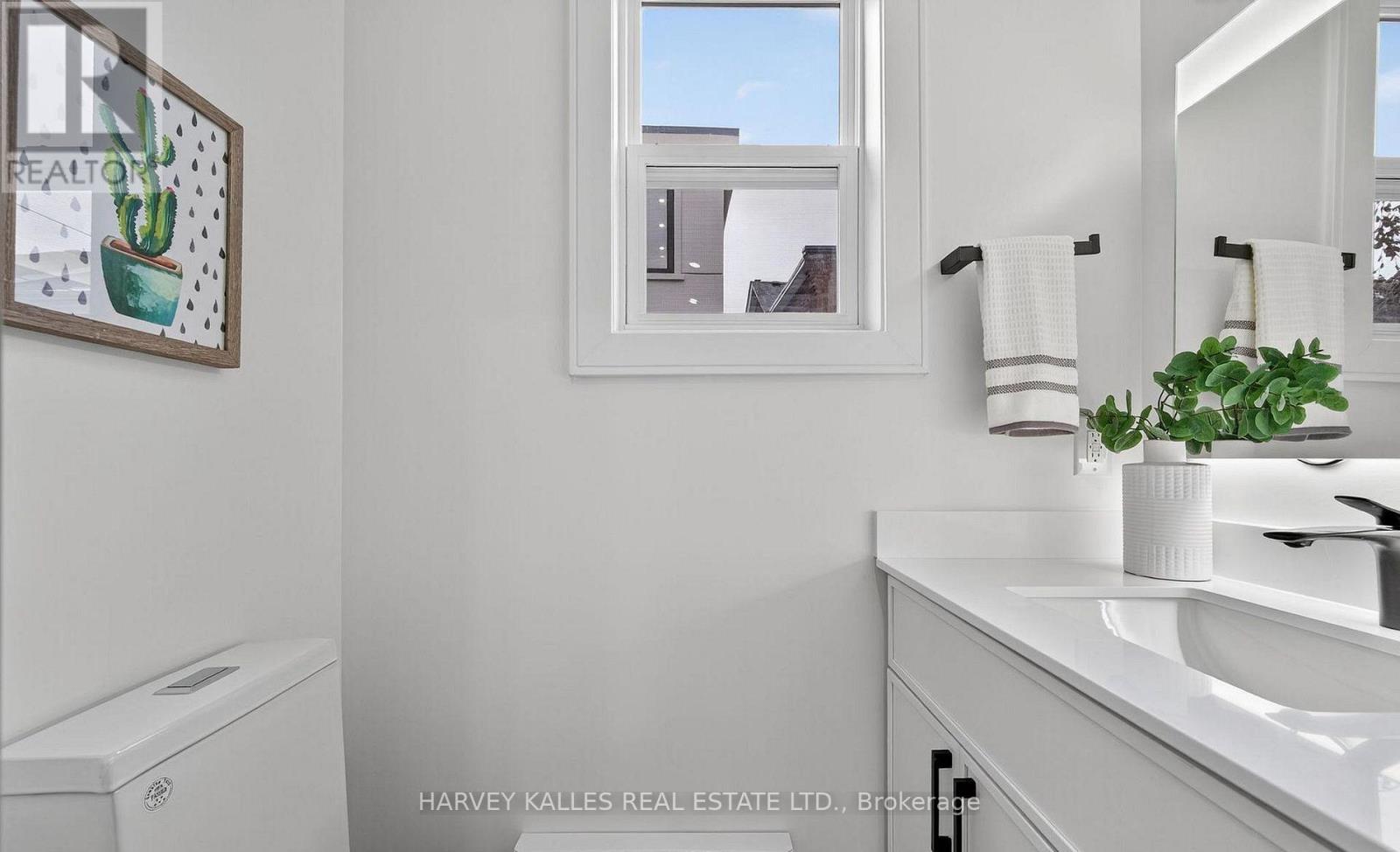 Garden Suite - 249 Lauder Avenue, Toronto, Ontario  M6E 3H5 - Photo 8 - C13698152