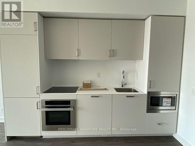 3208 - 88 QUEEN STREET E