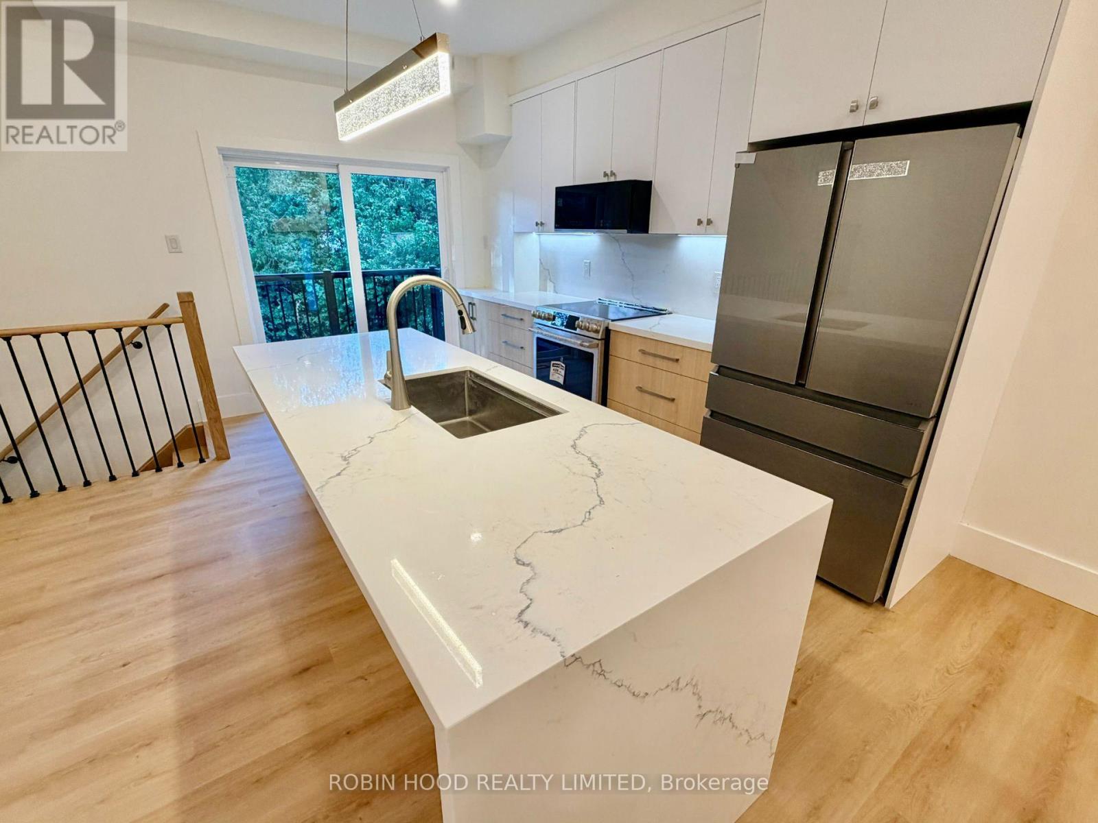 B - 12 Southwell Drive, Toronto, Ontario  M3B 2N7 - Photo 2 - C13698228