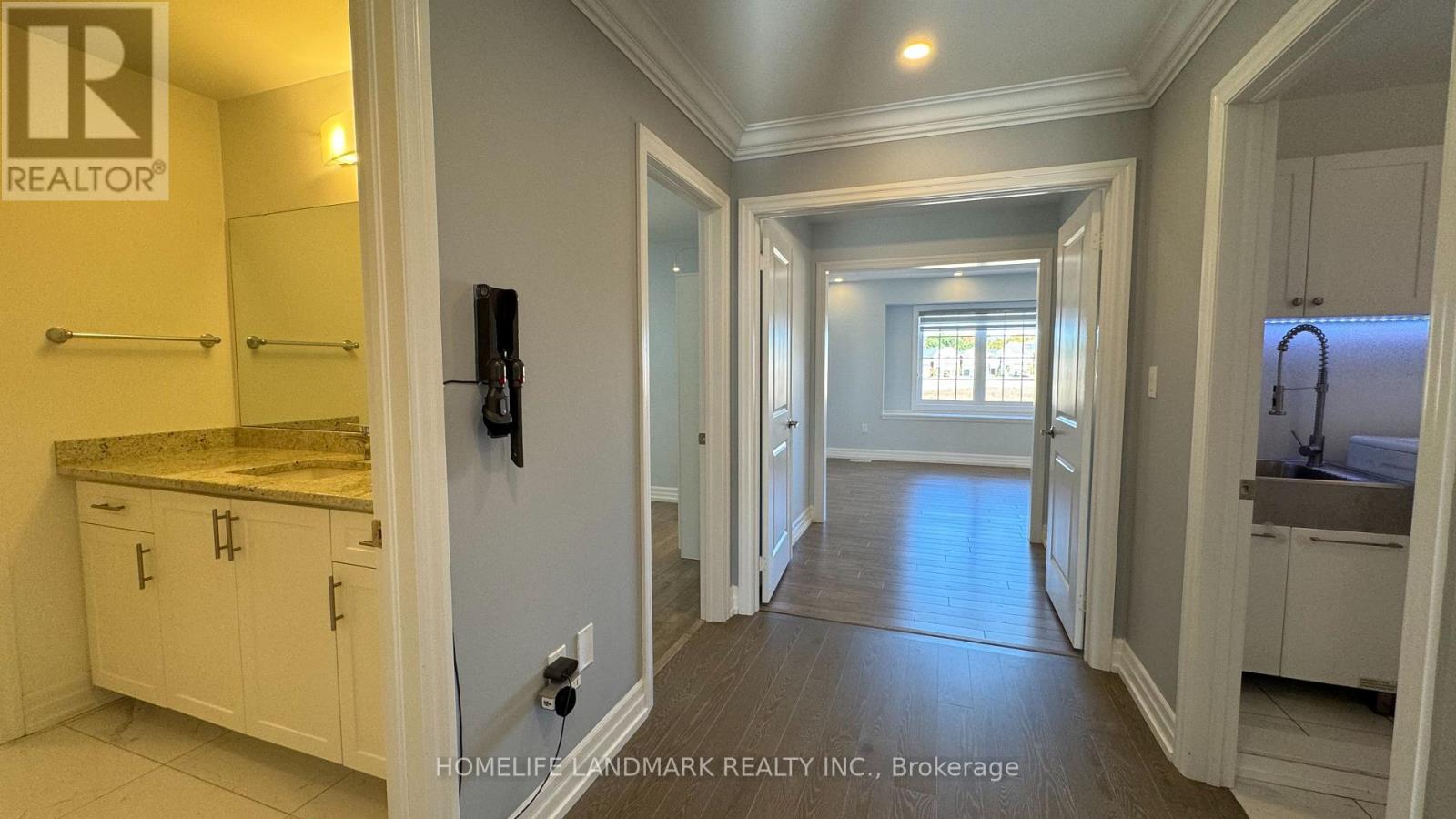 74 Christine Elliott Avenue, Whitby, Ontario  L1P 0E1 - Photo 14 - E13698130