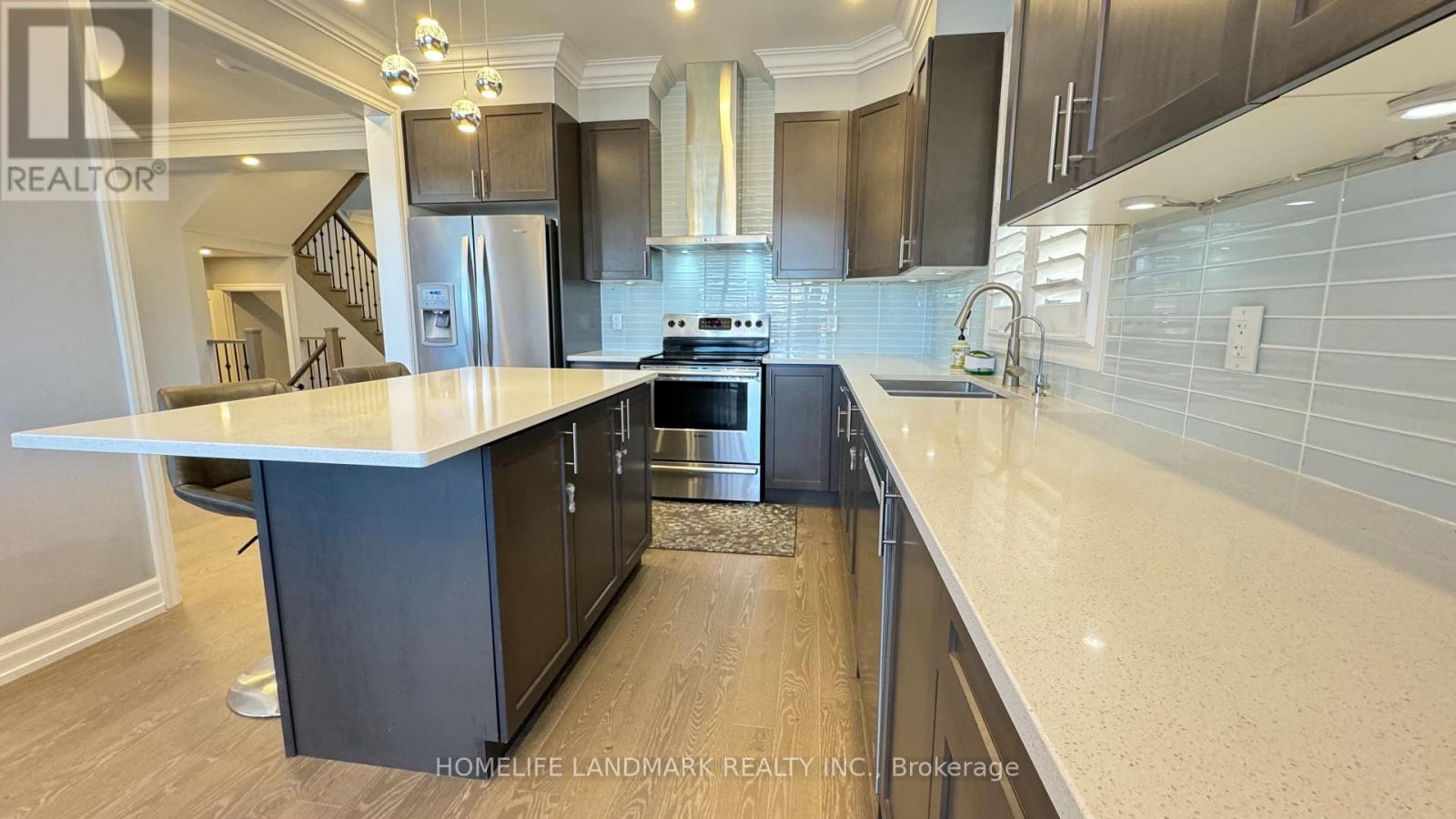 74 Christine Elliott Avenue, Whitby, Ontario  L1P 0E1 - Photo 7 - E13698130