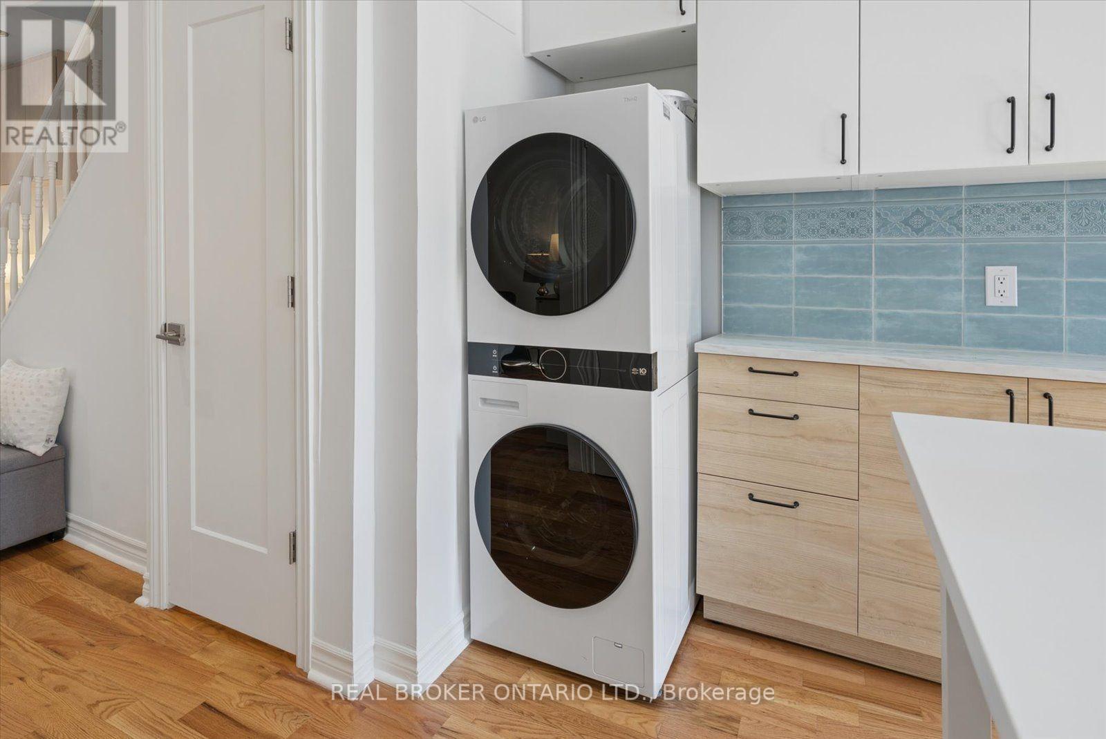 44 Logan Avenue, Toronto, Ontario  M4M 2M8 - Photo 10 - E13698190