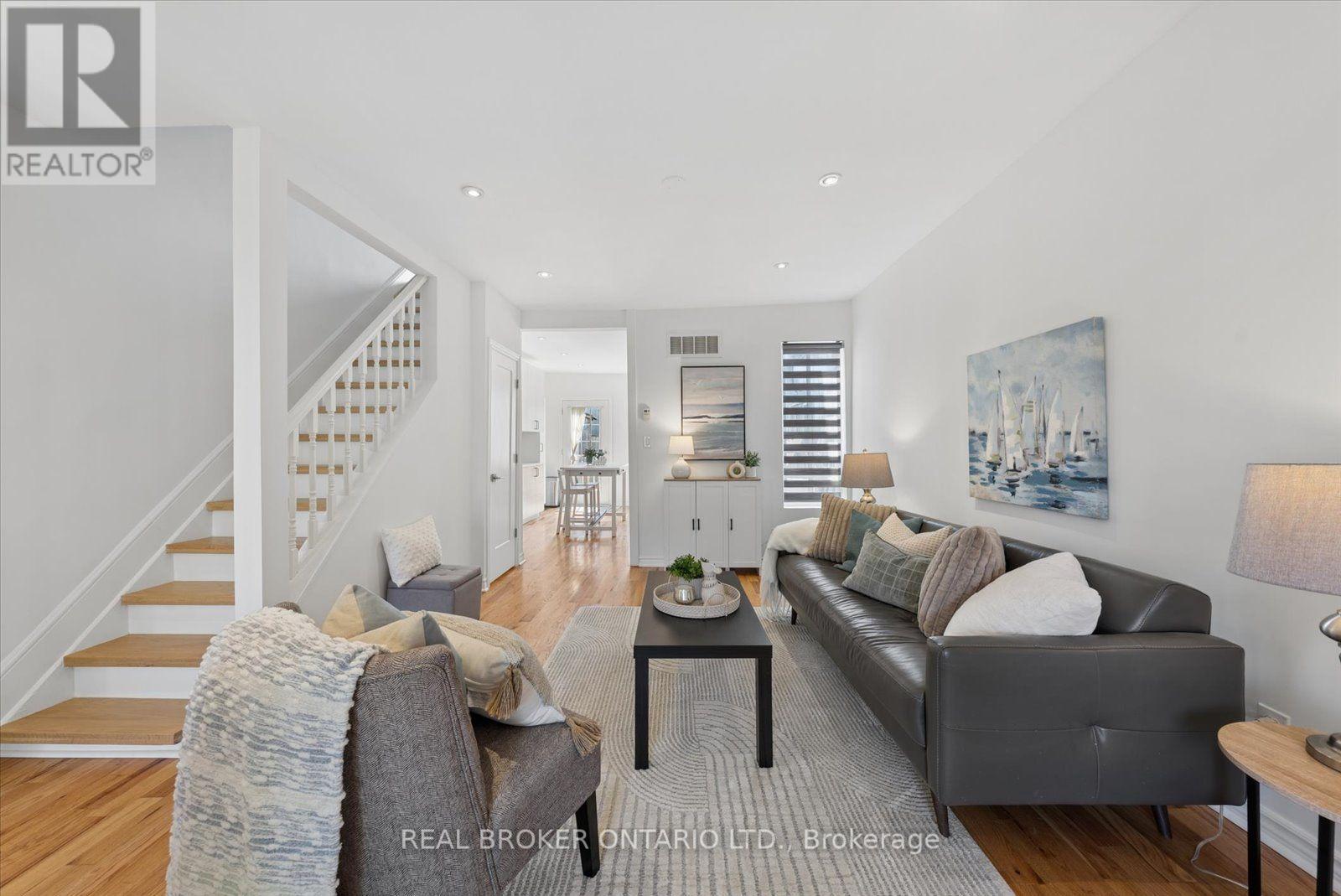 44 Logan Avenue, Toronto, Ontario  M4M 2M8 - Photo 13 - E13698190