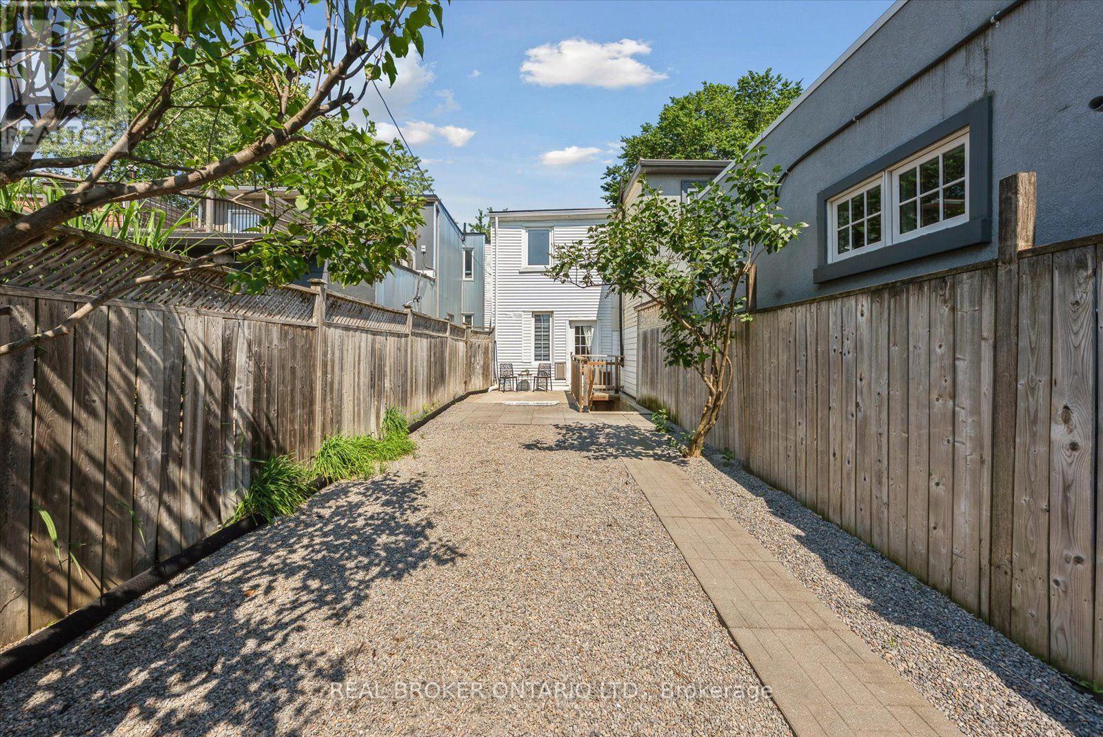 44 Logan Avenue, Toronto, Ontario  M4M 2M8 - Photo 22 - E13698190
