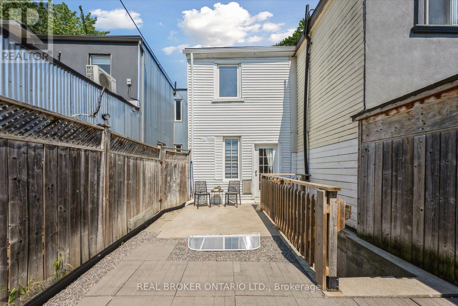 44 Logan Avenue, Toronto, Ontario  M4M 2M8 - Photo 23 - E13698190