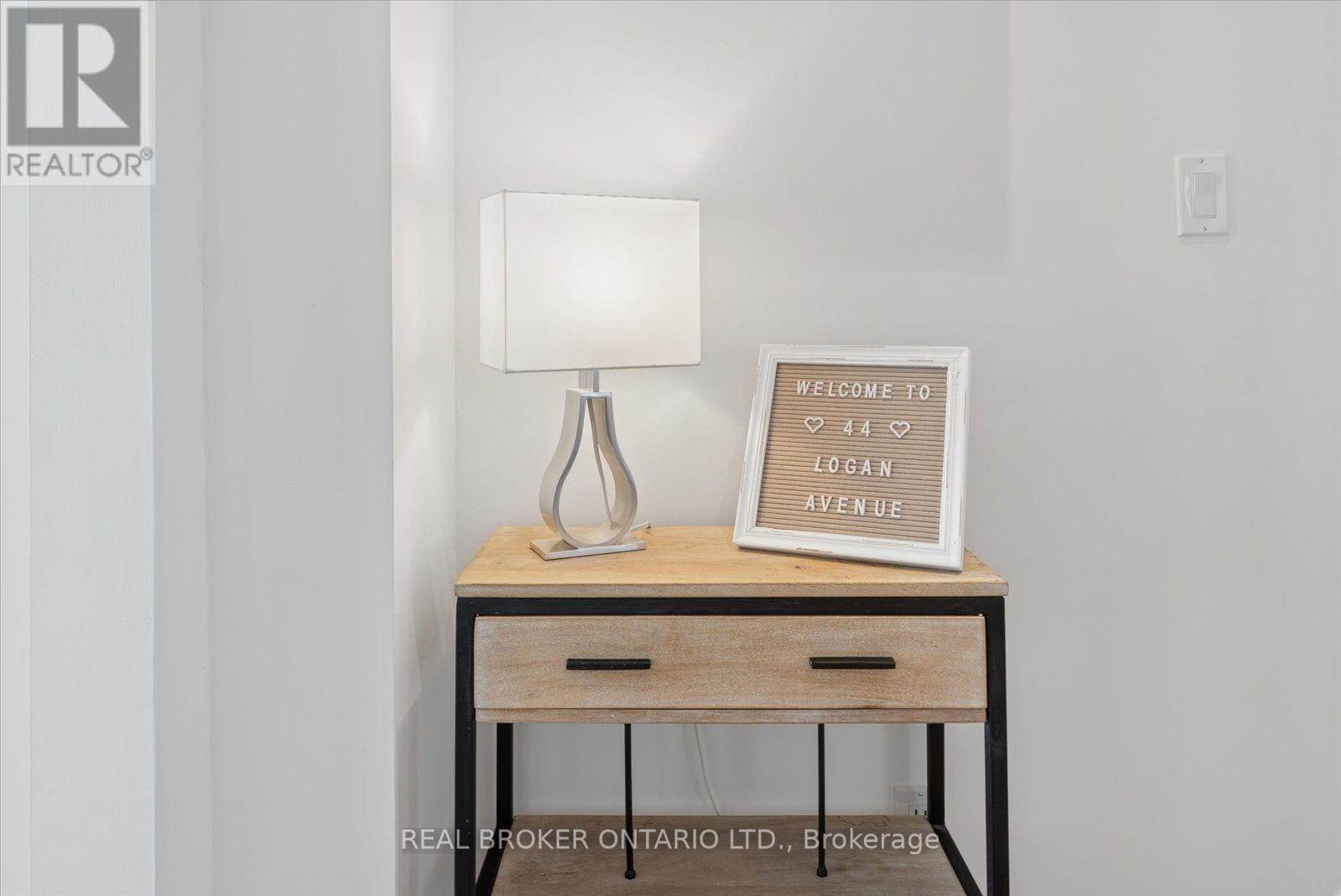 44 Logan Avenue, Toronto, Ontario  M4M 2M8 - Photo 4 - E13698190