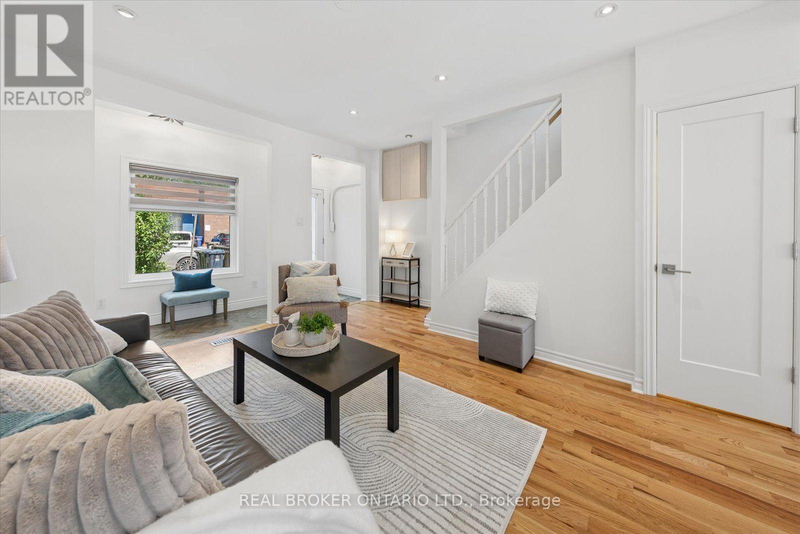 44 Logan Avenue, Toronto, Ontario  M4M 2M8 - Photo 6 - E13698190