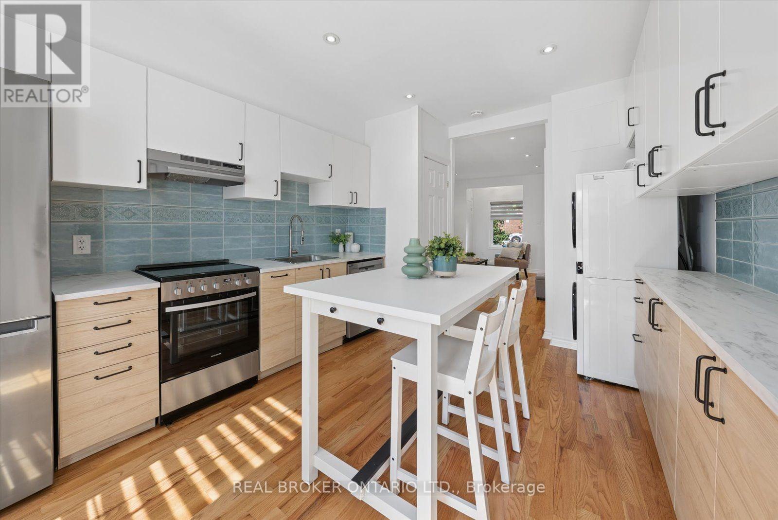 44 Logan Avenue, Toronto, Ontario  M4M 2M8 - Photo 8 - E13698190