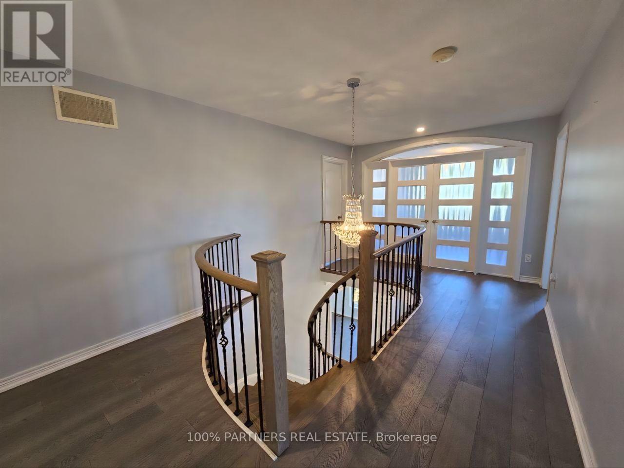 8 St. Philip Court, Whitby, Ontario  L1P 0A5 - Photo 12 - E13698216