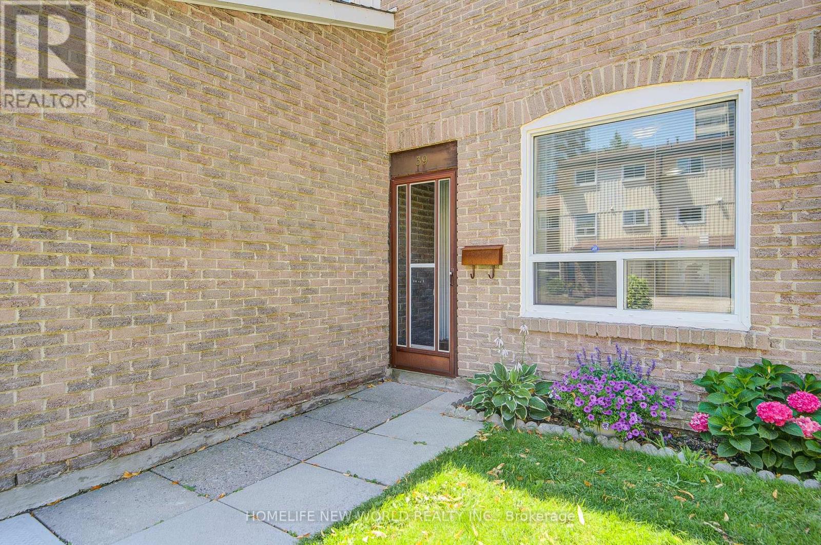39 - 44 Chester Le Boulevard, Toronto, Ontario  M1W 2M8 - Photo 3 - E13698226