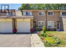 39 - 44 CHESTER LE BOULEVARD, Toronto, Ontario