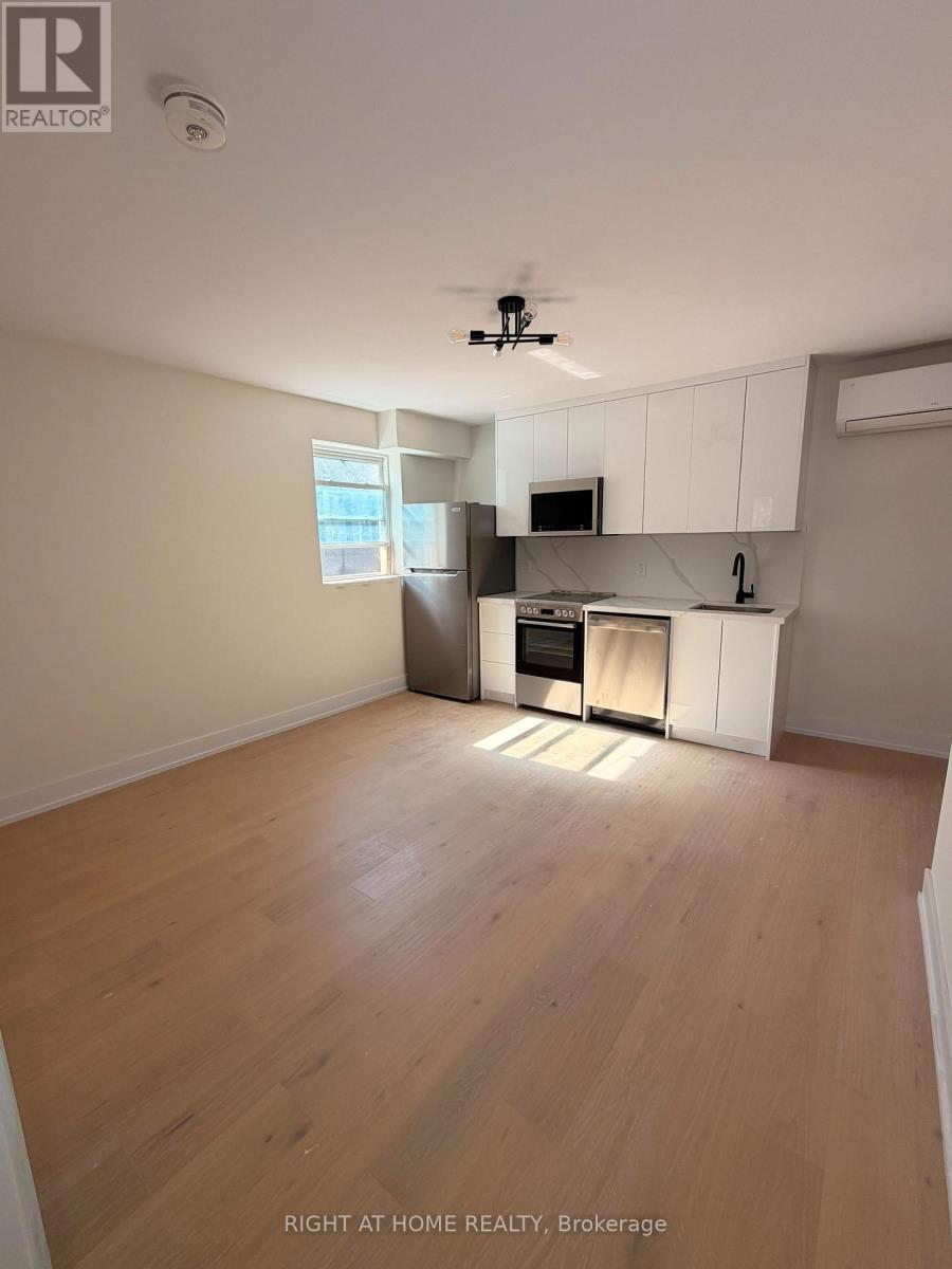 201 - 3384 Lake Shore Boulevard W, Toronto, Ontario  M8W 1M9 - Photo 1 - W13698142