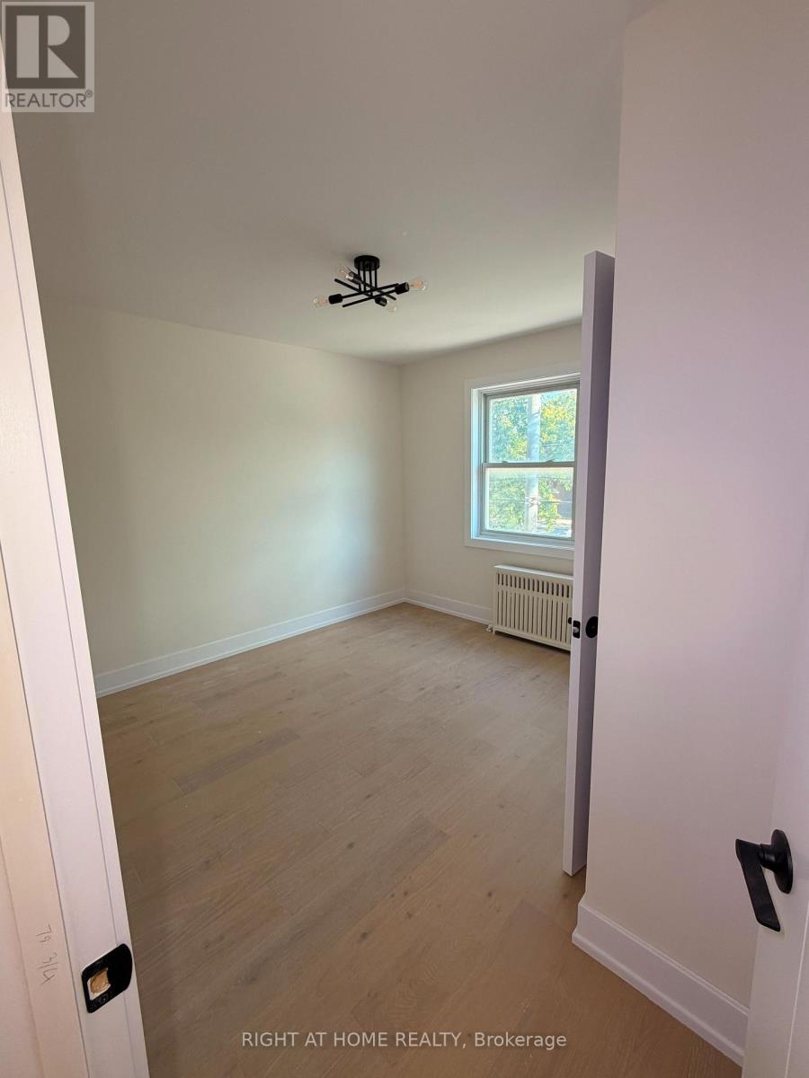 201 - 3384 Lake Shore Boulevard W, Toronto, Ontario  M8W 1M9 - Photo 2 - W13698142