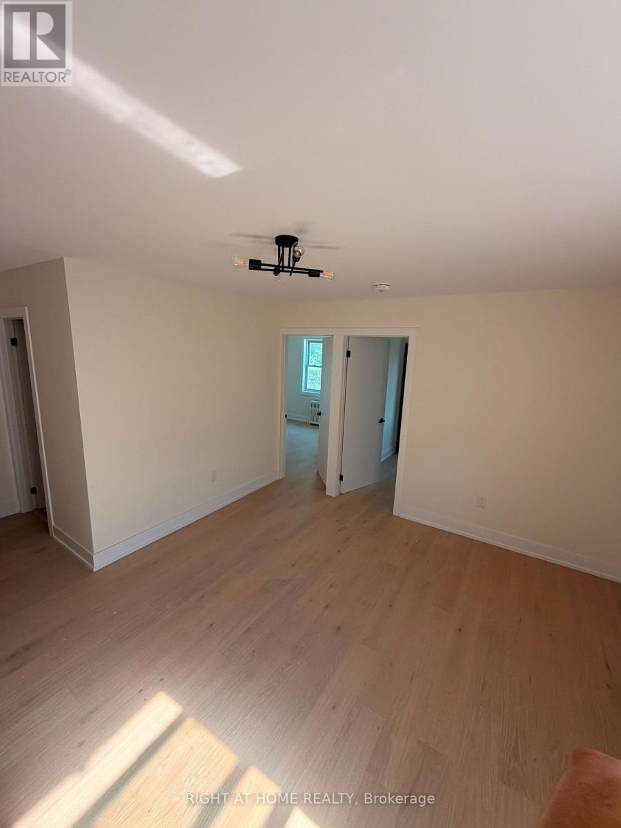 201 - 3384 Lake Shore Boulevard W, Toronto, Ontario  M8W 1M9 - Photo 3 - W13698142