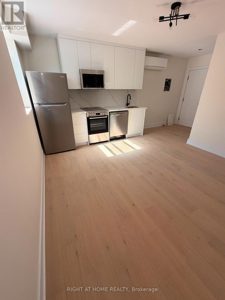201 - 3384 Lake Shore Boulevard W, Toronto, Ontario  M8W 1M9 - Photo 5 - W13698142