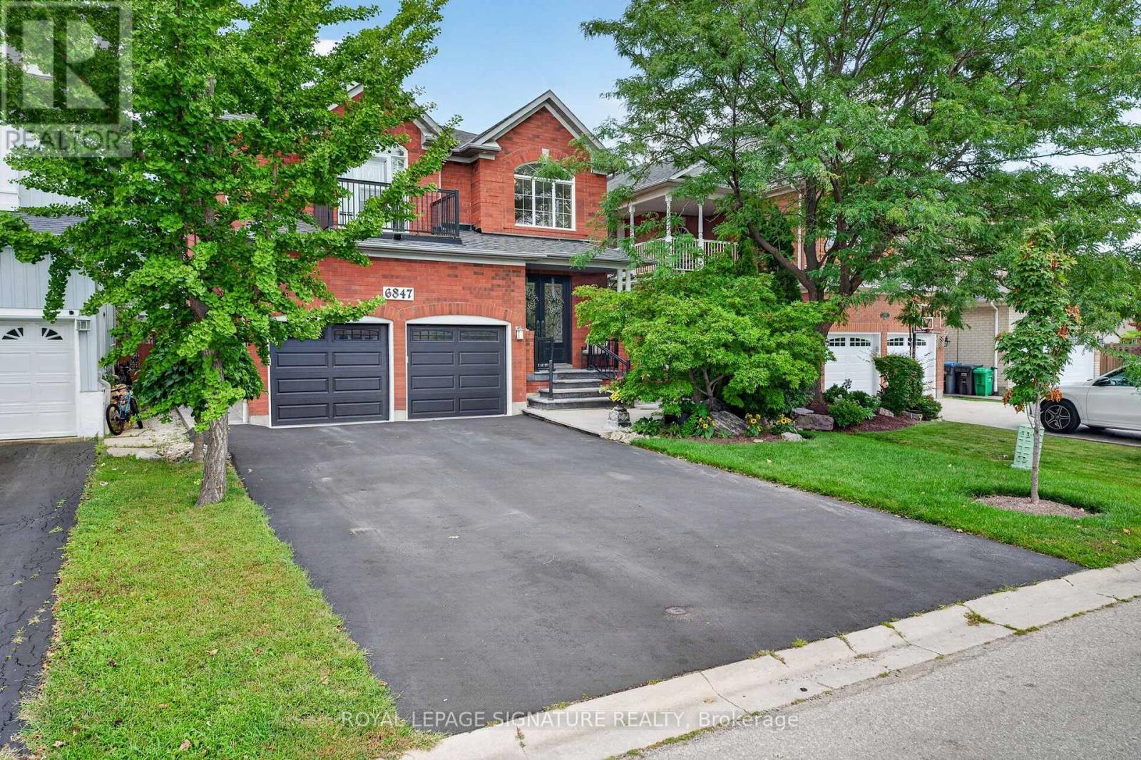 6847 Simpson Pioneer Trail, Mississauga, Ontario  L5W 1A9 - Photo 3 - W13698170