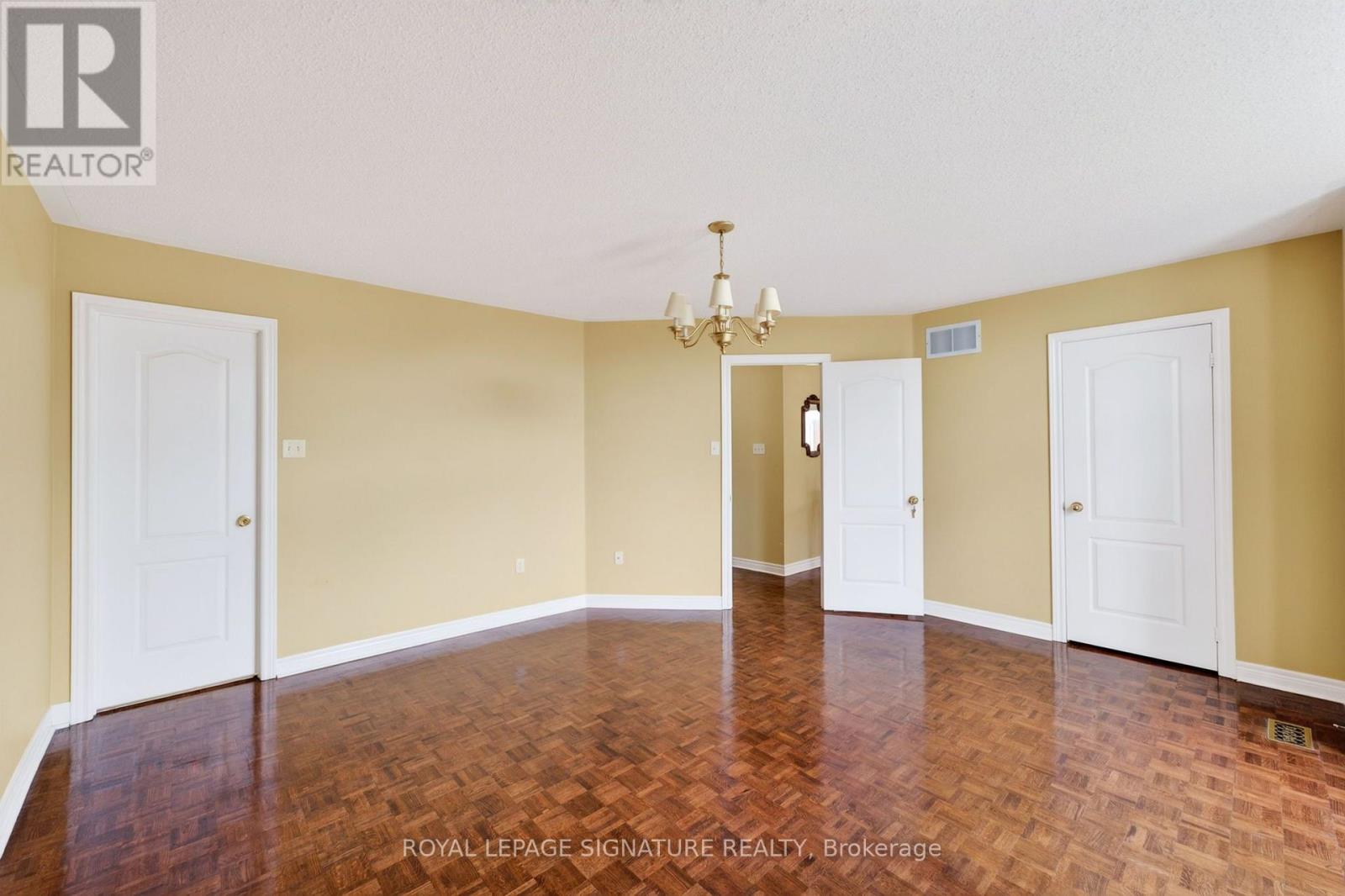 6847 Simpson Pioneer Trail, Mississauga, Ontario  L5W 1A9 - Photo 30 - W13698170