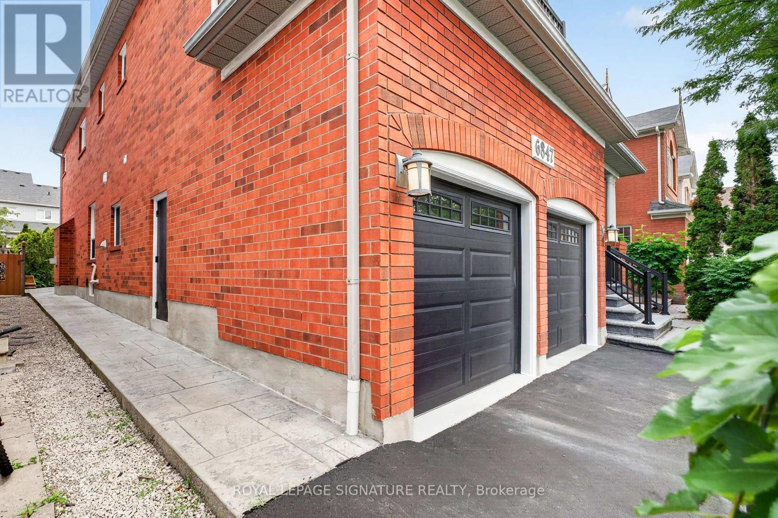 6847 Simpson Pioneer Trail, Mississauga, Ontario  L5W 1A9 - Photo 5 - W13698170