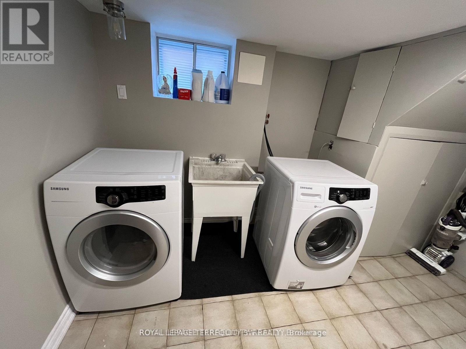 Bsmt - 31 Chamberlain Avenue, Toronto, Ontario  M6E 4J7 - Photo 6 - W13698242