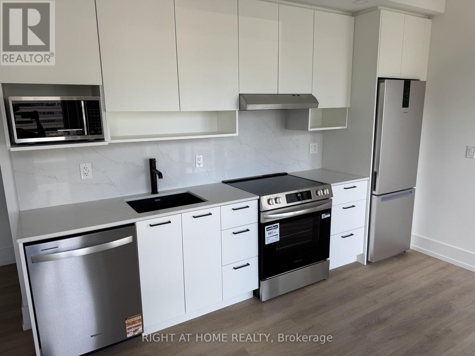 808 - 206 King Street W, Hamilton, Ontario  L8P 1A5 - Photo 2 - X13698144