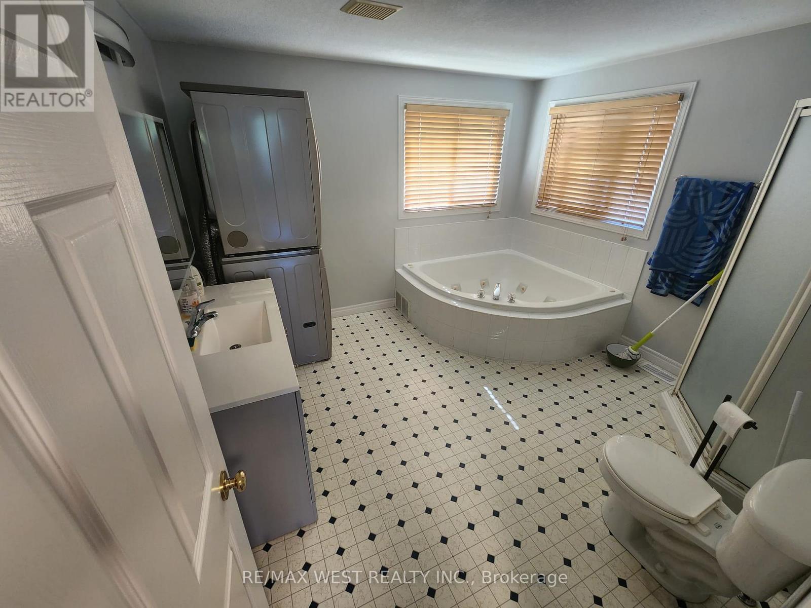 792 Butternut Avenue, Waterloo, Ontario  N2V 2M3 - Photo 17 - X13698234