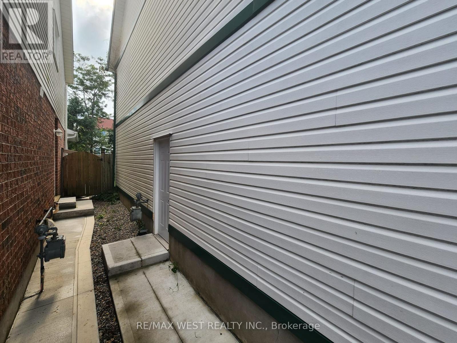 792 Butternut Avenue, Waterloo, Ontario  N2V 2M3 - Photo 25 - X13698234