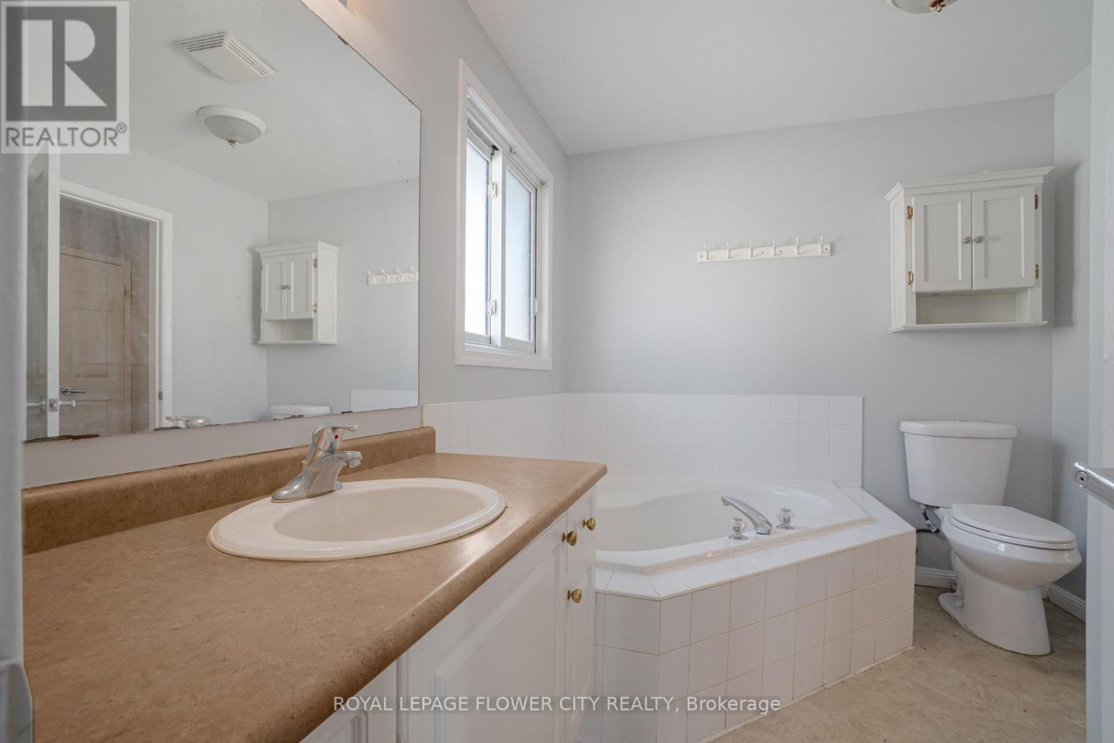 99 Windflower Drive, Kitchener, Ontario  N2E 4B3 - Photo 25 - X13698254