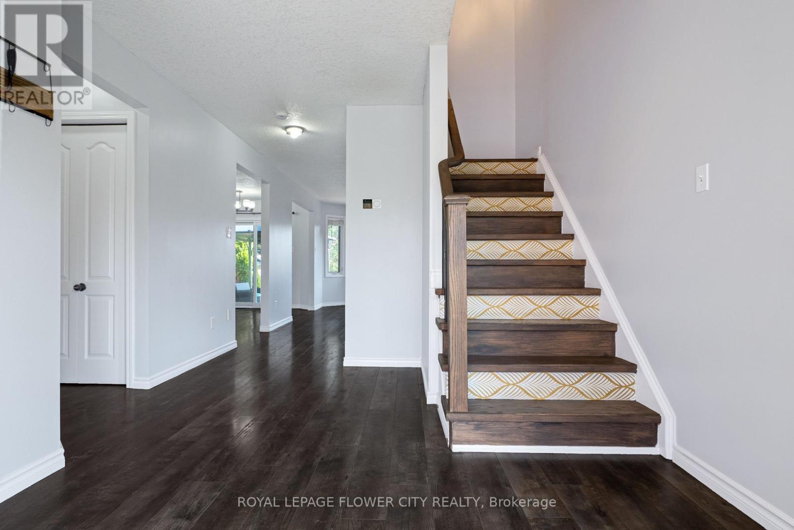 99 Windflower Drive, Kitchener, Ontario  N2E 4B3 - Photo 5 - X13698254