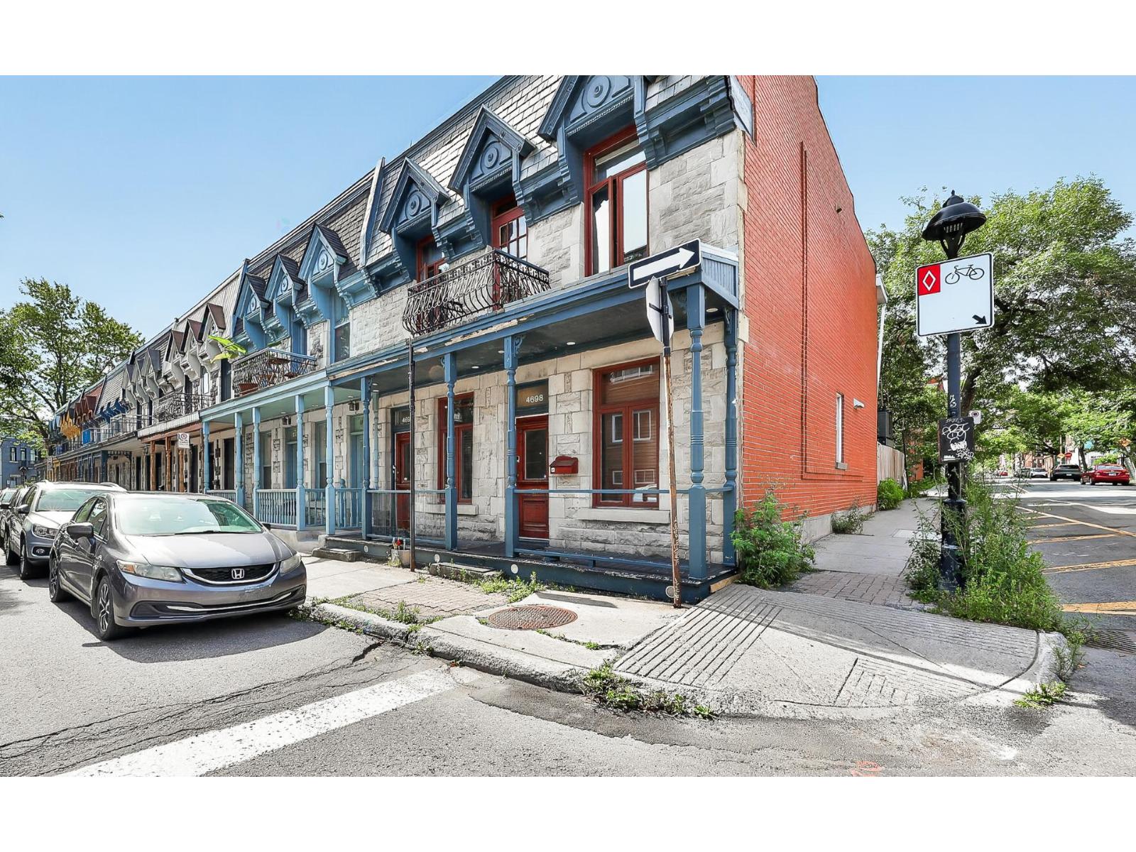 4696-4698 Rue de Grand-Pré Montréal (Le Plateau-Mont-Royal) Quebec Canada H2T2H7 2