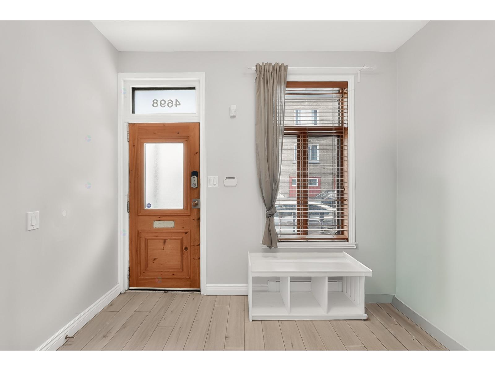 4696-4698 Rue de Grand-Pré Montréal (Le Plateau-Mont-Royal) Quebec Canada H2T2H7 4