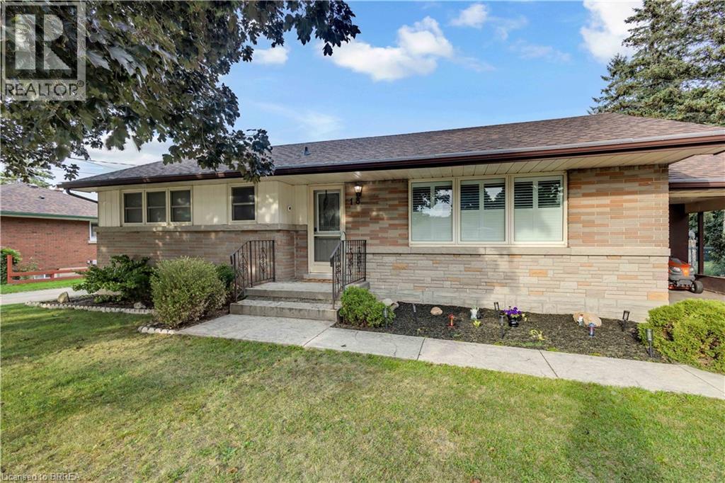 18 Kingsmount Crescent, Brantford, Ontario  N3T 0L2 - Photo 2 - 40856842