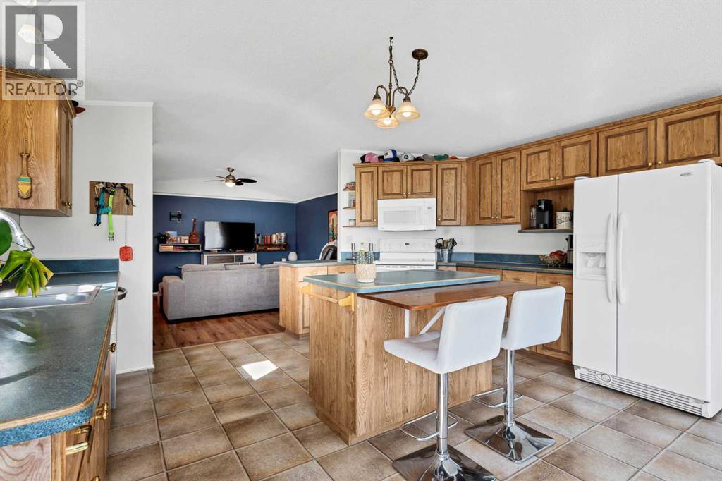 186 Meadowlark Lane, Carstairs, Alberta  T0M 0N0 - Photo 15 - A2332875