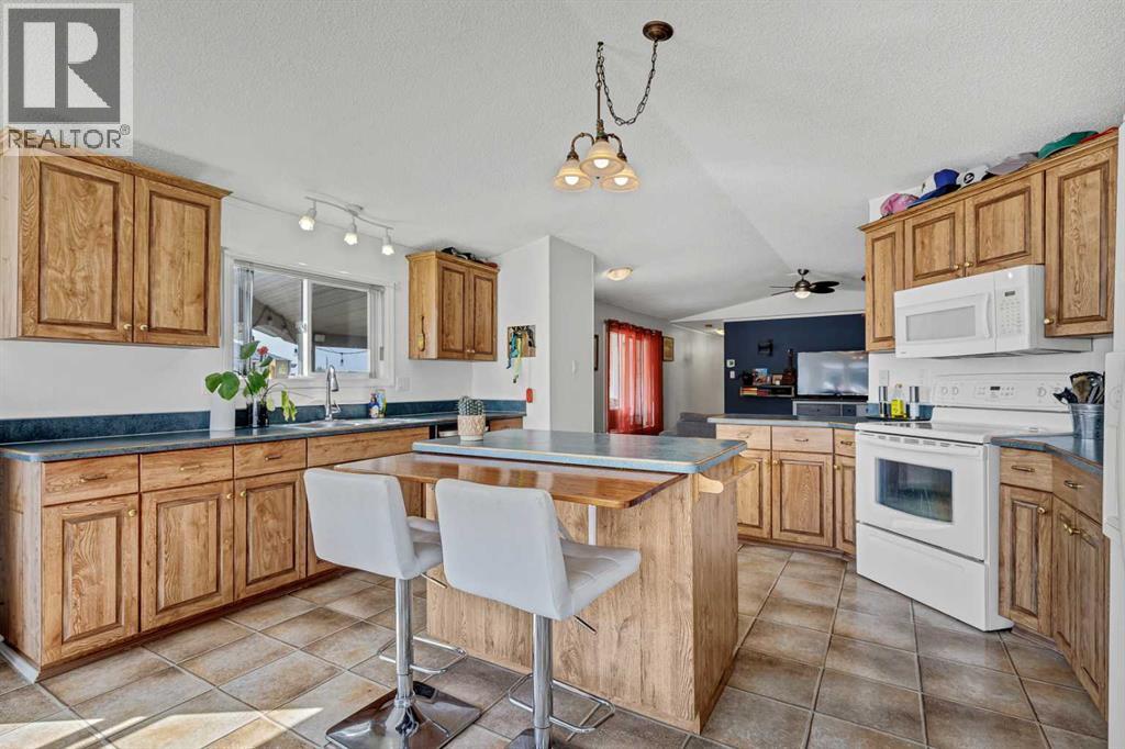 186 Meadowlark Lane, Carstairs, Alberta  T0M 0N0 - Photo 14 - A2332875