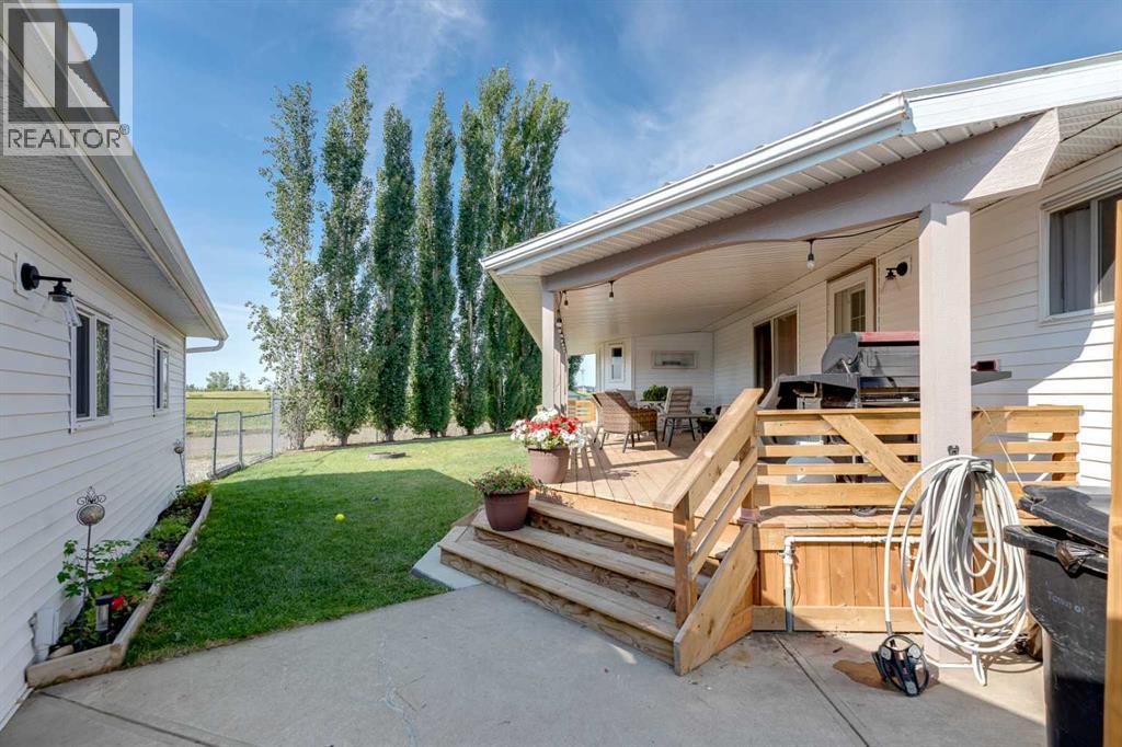 186 Meadowlark Lane, Carstairs, Alberta  T0M 0N0 - Photo 4 - A2332875