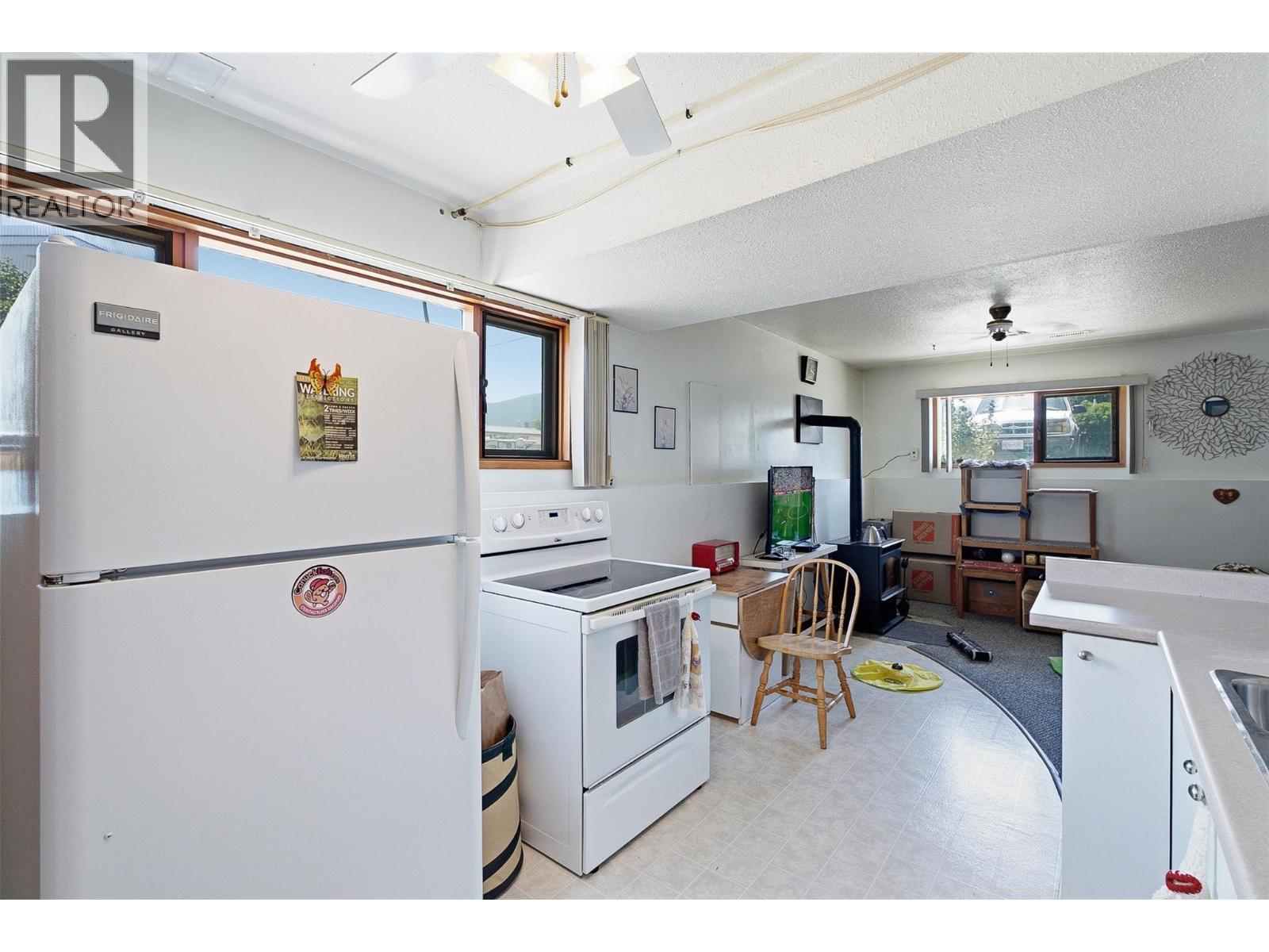 2613 Coutlee Avenue, Merritt, British Columbia  V1K 1A9 - Photo 31 - 10398417