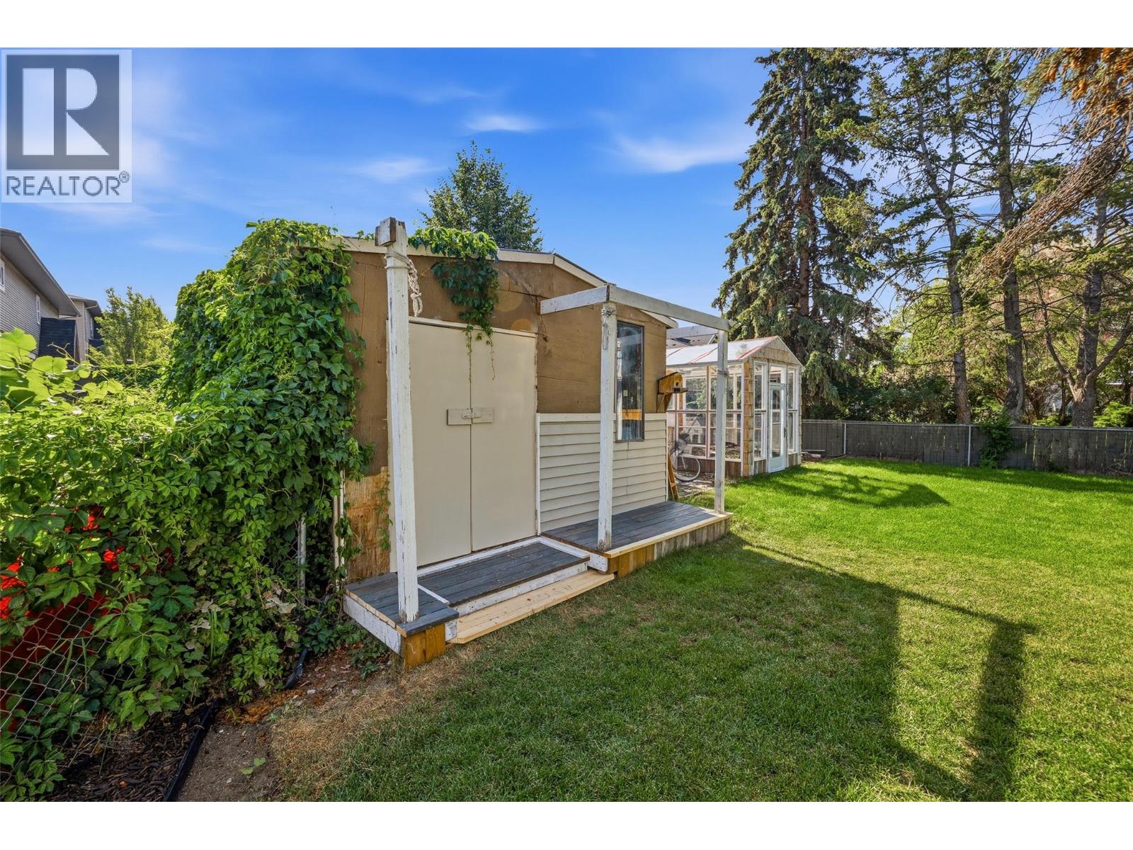 654 Armour Crescent, Kelowna, British Columbia  V1W 1A5 - Photo 47 - 10398179