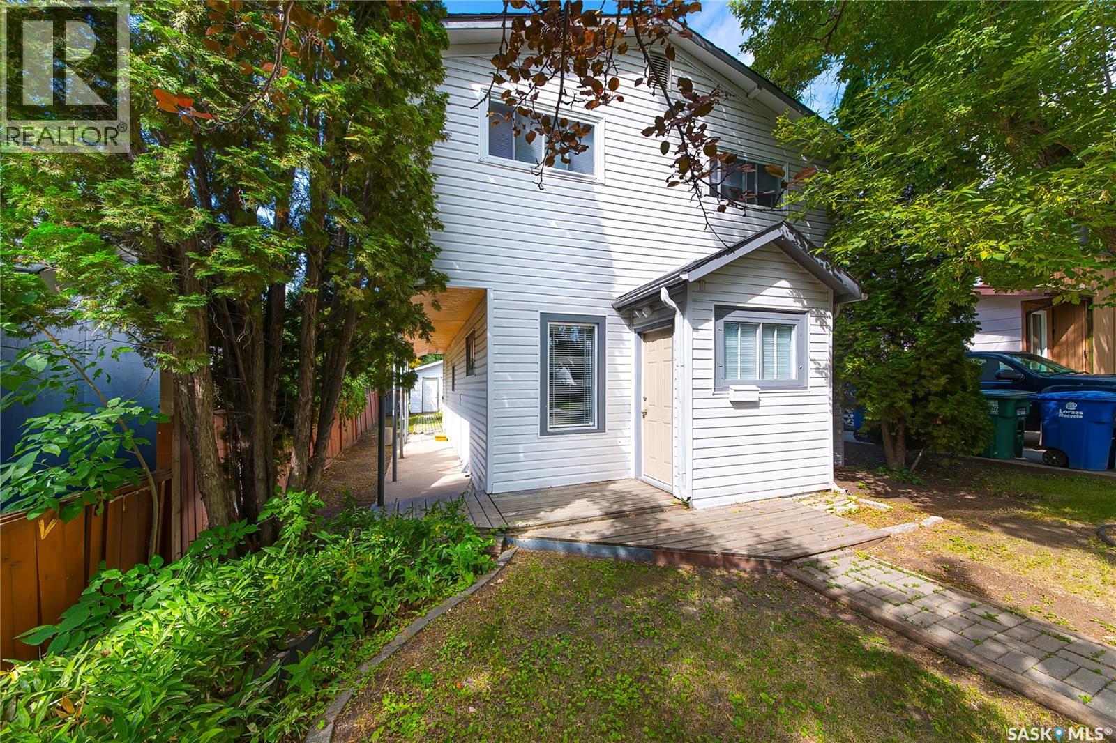 1017 J Avenue N, Saskatoon, Saskatchewan  S7L 2L3 - Photo 2 - SK046024